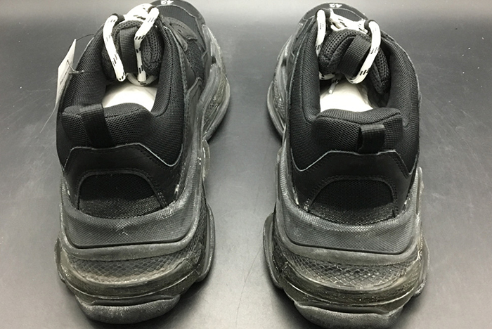 Ba*len*cia*ga triple s trainer 